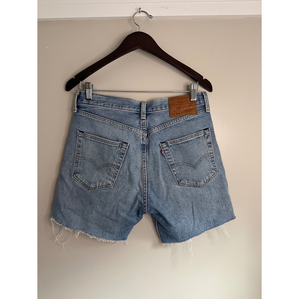 Levis 501 Original Cut Off Shorts Womens 31 Light Wash EUC High Rise Denim - Picture 4 of 6